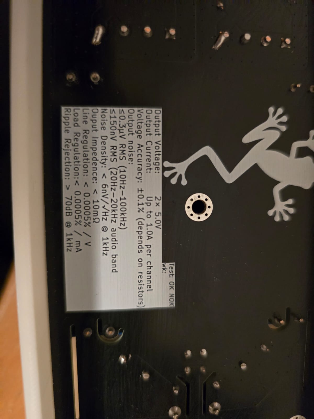 Low-noise audiophile power supply enclosure